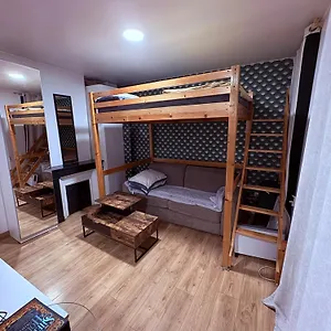https://studio-equipe-lumineux-a.fr-paris.fr